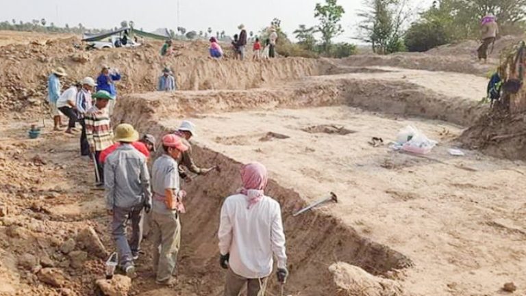 topic_10._six_ancient_graves_at_prey_veng_province_by_cambotrips_1