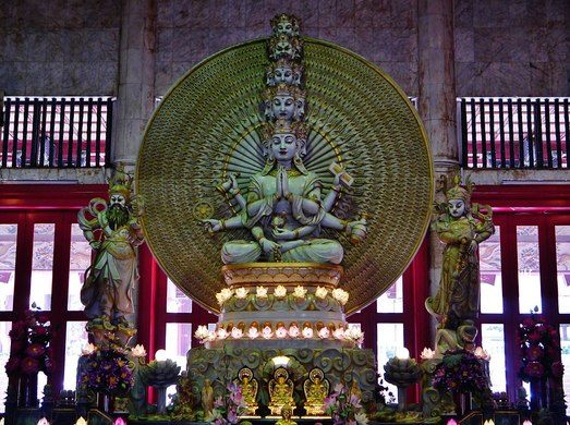 1280px-Singapore_Kloster_Kong_Meng_Nam_San_Phor_Kark_See_034 (1)