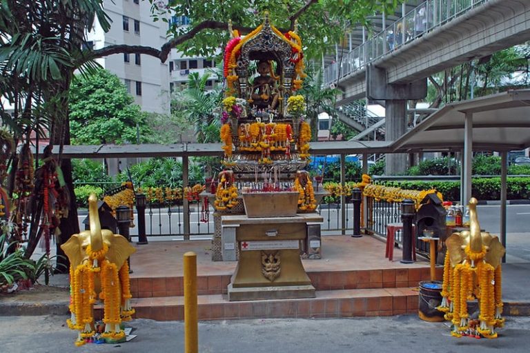 buddha-shrine-golden-mile