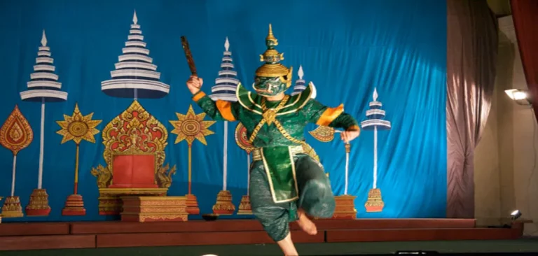 1705808668Ramayana_in_Laos_phra_lak_phra_lam