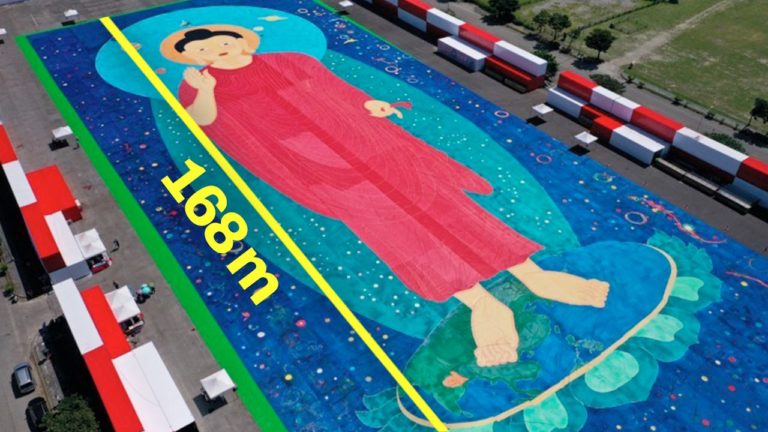 The-worlds-largest-painting-is-bigger-than-a-football-pitch